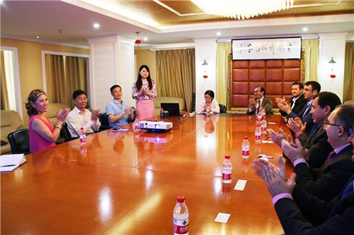 中國(guó)僑網(wǎng)江蘇省僑辦副主任孫彬會(huì)見西班牙客人