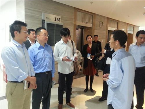 參觀考察鹽都區(qū)物聯(lián)大廈