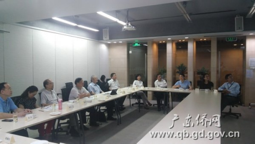 佛山市人大常委會(huì)副主任林征率團(tuán)到高明區(qū)僑資企業(yè)廣東溢達(dá)紡織有限公司調(diào)研。