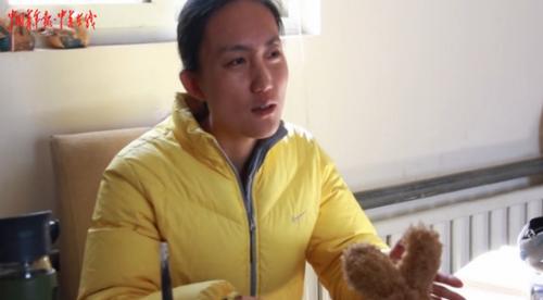 中國(guó)僑網(wǎng)80后女博士石嫣 來源:中青在線視頻截圖