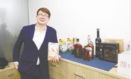 中國僑網(wǎng)波蘭AGC公司成都區(qū)辦事處主任馬杰。(王紅強(qiáng) 攝)