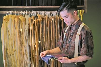 中國僑網(wǎng)工作中的潘子豪