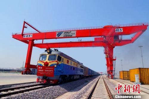 中國僑網(wǎng)中歐班列助力“山西制造”走出國門 任麗娜 攝