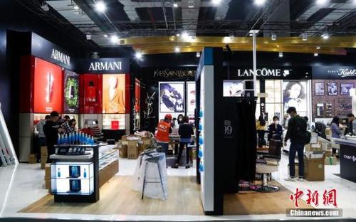 中國(guó)僑網(wǎng)資料圖:進(jìn)博會(huì)商品展覽。中新社記者 湯彥俊 攝