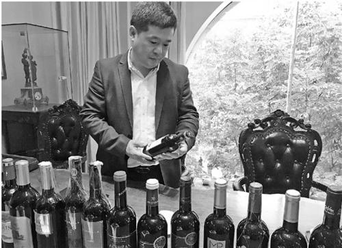 中國僑網(wǎng)45歲的王益勇是改革開放后出去的僑一代