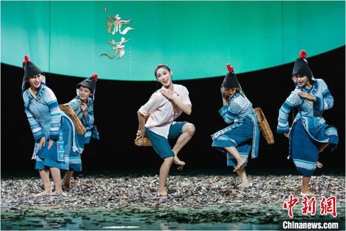 中國僑網(wǎng)舞劇《流芳》劇照 劉海棟 攝