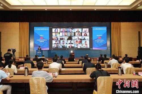 中國(guó)僑網(wǎng)論壇現(xiàn)場(chǎng) 胡莎莎供圖