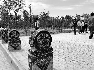 中國(guó)僑網(wǎng)十八里店鄉(xiāng)疏解后建成呂家營(yíng)海棠公園 王巍/攝