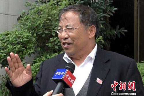 中國僑網(wǎng)茹振鋼接受中新網(wǎng)記者采訪 李志全 攝