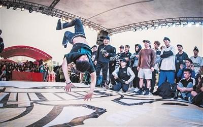 中國(guó)僑網(wǎng)參賽選手在比賽中。 張期望 攝