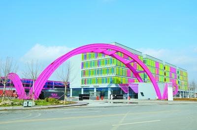 中國(guó)僑網(wǎng)唯品會(huì)是第一家與京津電商園結(jié)緣的實(shí)力電商企業(yè)。