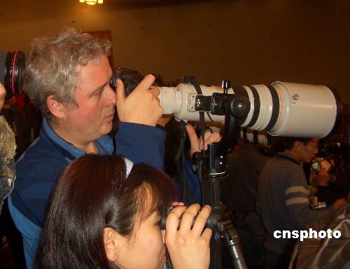 ����ý�w���L(zh��ng)�����ڡ��۽��ɕ�(hu��)