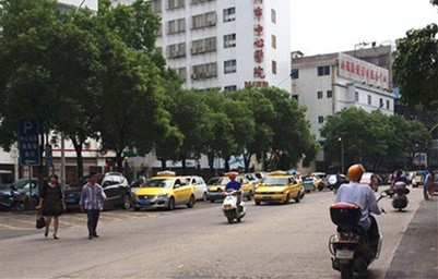 司機(jī)亂停車