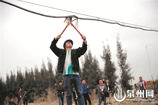 中國僑網(wǎng)電力人員切斷運(yùn)砂公司的電路