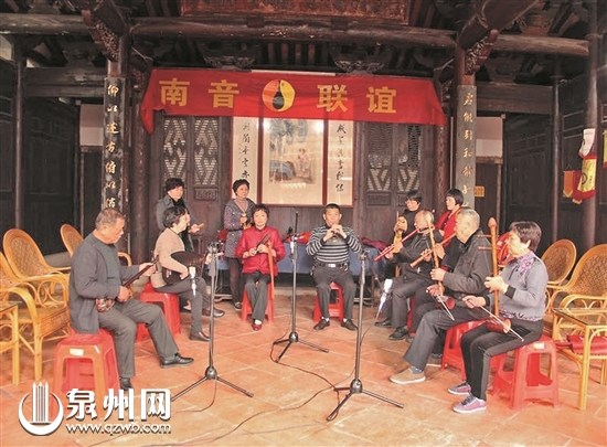 中國僑網(wǎng)市南音藝術(shù)家協(xié)會直屬梅花館開演(陳婉娥 供圖)