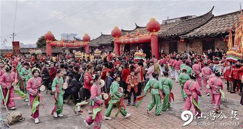 中國(guó)僑網(wǎng)載歌載舞 歡慶元宵