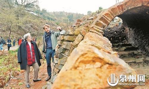 中國僑網(wǎng)法國藝術(shù)家在一座古窯前感受它的前世今生