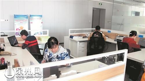 中國(guó)僑網(wǎng)創(chuàng)新創(chuàng)業(yè)基地激發(fā)大學(xué)生創(chuàng)新潛能和創(chuàng)業(yè)活力