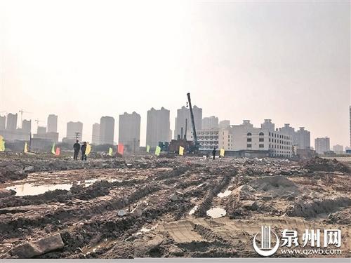 中國僑網(wǎng)泉州七中江南校區(qū)開工現(xiàn)場。