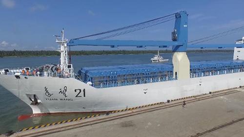 中國(guó)僑網(wǎng)運(yùn)送長(zhǎng)征5號(hào)火箭的遠(yuǎn)望21號(hào)