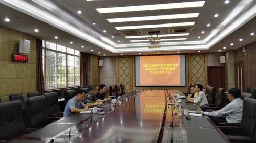 中國僑網(wǎng)座談會現(xiàn)場。