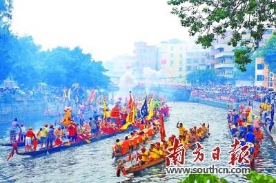 中國(guó)僑網(wǎng)一年一度的車陂扒龍舟。