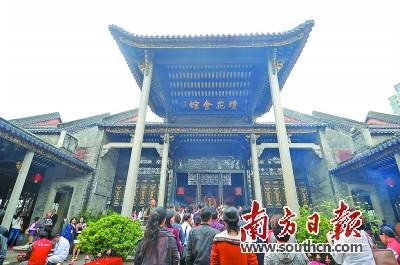 中國僑網(wǎng)《佛山街略》專門推薦了瓊花會館。南方日報記者 戴嘉信 攝