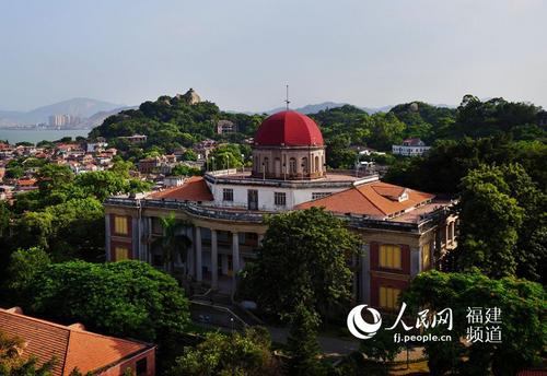 中國僑網(wǎng)鼓浪嶼標(biāo)志性建筑。(廈門日報 王火炎 攝)