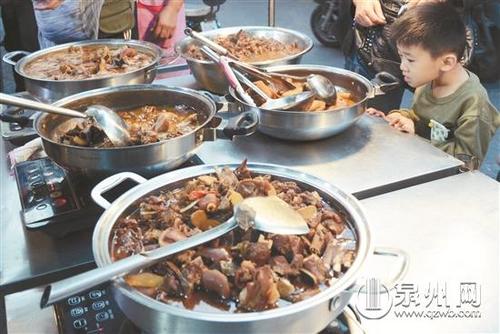 中國(guó)僑網(wǎng)水門巷羊肉火爆