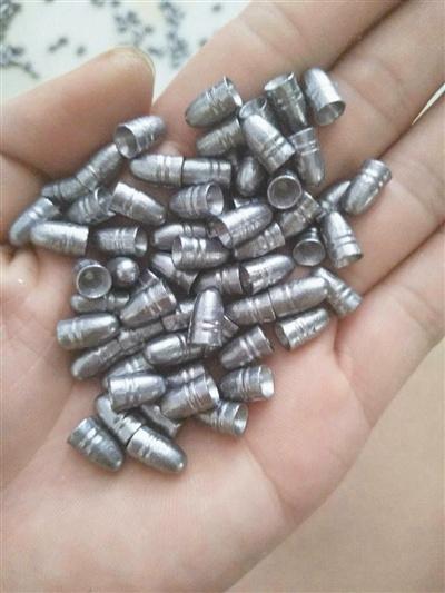 中國僑網(wǎng)警方查獲的“子彈”