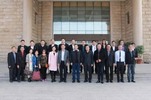 中國僑網(wǎng)合影