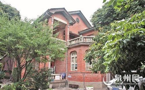 中國僑網(wǎng)帶有西洋風(fēng)格的華僑新村建筑 (張九強 攝)