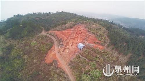 中國僑網(wǎng)永春苦寨坑原始瓷窯址航拍圖(永春縣博物館 供圖)