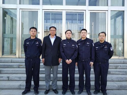 中國僑網(wǎng)3月18日下午,學(xué)生處組織全院學(xué)生在會堂報告廳參加入學(xué)教育活動。