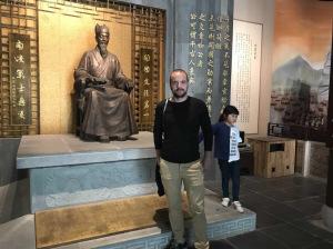 中國僑網(wǎng)Albert石門洞留影