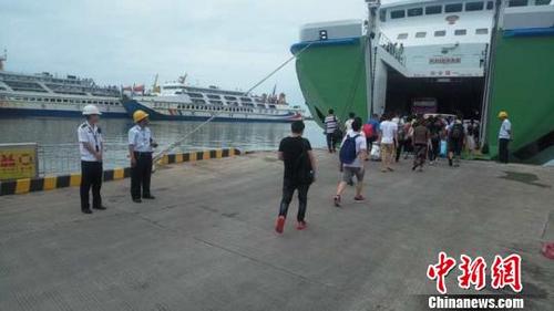 中國僑網(wǎng)瓊州海峽輪渡(資料圖) 張超 攝