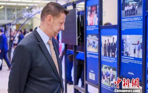 中國(guó)僑網(wǎng)《40名外國(guó)人看改革開(kāi)放40年》全媒體展覽在穗開(kāi)幕 主辦方供圖