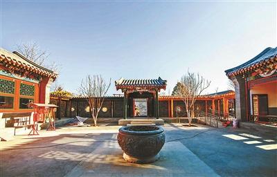 中國僑網(wǎng)北京園將用四合院和胡同為八方來客還原北京老百姓的園藝生活 攝影/本報(bào)記者 林輝