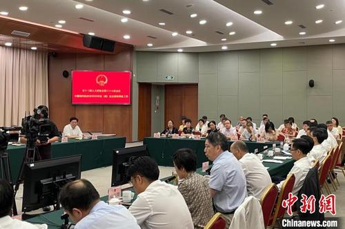 中國僑網(wǎng)會議現(xiàn)場?!↑S齡億 攝