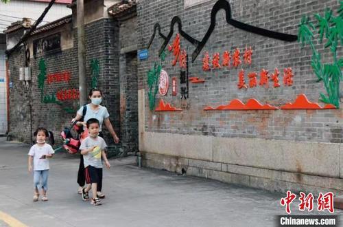 中國僑網(wǎng)佛山禪城區(qū)張槎街道下朗村努力營造鄉(xiāng)風文明氛圍 佛山市禪城區(qū)委宣傳部 供圖