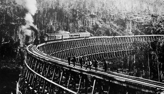 雄偉壯觀的太平洋鐵路路橋(資料圖片)