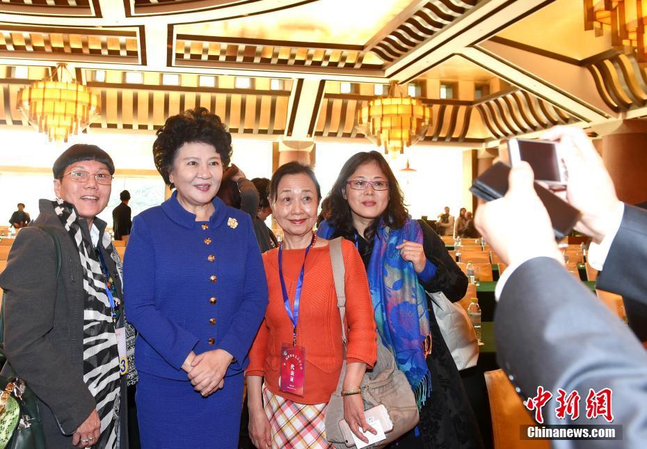 國僑辦主任裘援平出席華文文學(xué)大會(huì)