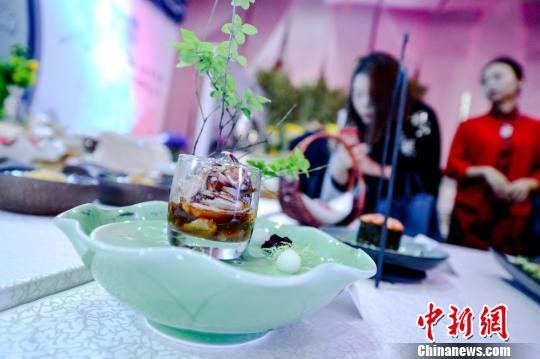 美食如景?！≡S娟 攝