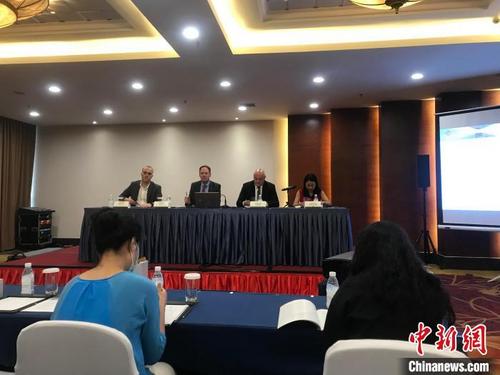 中國僑網(wǎng)圖為新聞發(fā)布會現(xiàn)場。 岳依桐 攝