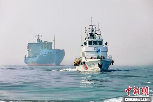 中國僑網(wǎng)臺州海事部門保障臺州港RCEP貿(mào)易航線首艘水果運輸船舶安全抵港 臺州海事局供圖