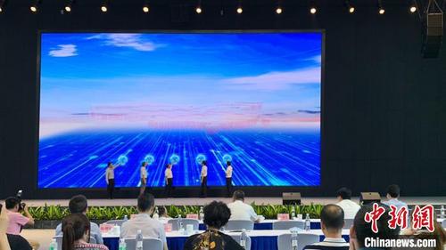 中國(guó)僑網(wǎng)啟動(dòng)儀式現(xiàn)場(chǎng)。 王堅(jiān) 攝