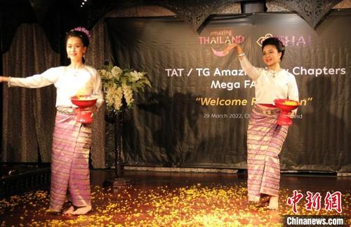 中國僑網(wǎng)泰北文藝表演 趙婧楠 攝