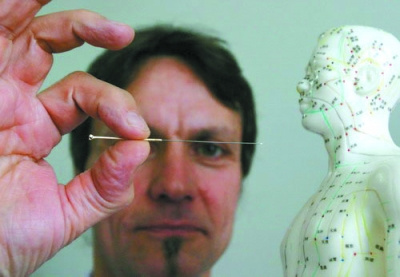 中國僑網(wǎng)越多越多外國人開始了解和信任中醫(yī)(資料圖片)