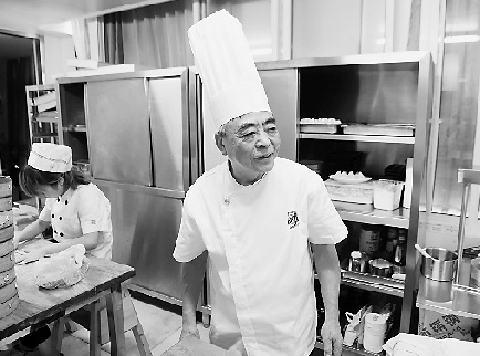 中國僑網(wǎng)丁灶土曾經(jīng)出現(xiàn)在《舌尖上的中國2》中。(胡元勇 攝)