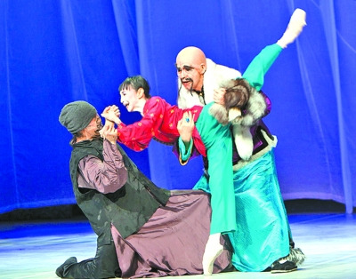 中國(guó)僑網(wǎng)松山芭蕾舞團(tuán)《白毛女》劇照